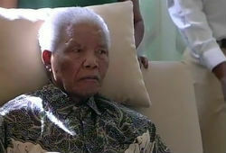 В международный день Манделы 95-летний политик бодр и смотрит ТВ