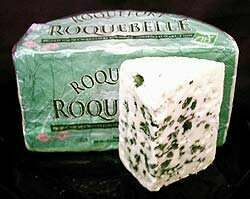 Производство сыра «рокфор» оказалось под угрозой из-за волков