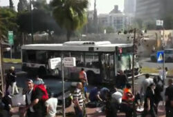 В центре Тель-Авива взорван автобус -  более 10 пострадавших