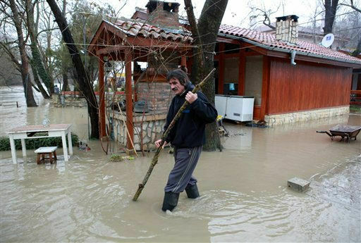 Затоплены южная Болгария и священный город Мекка
