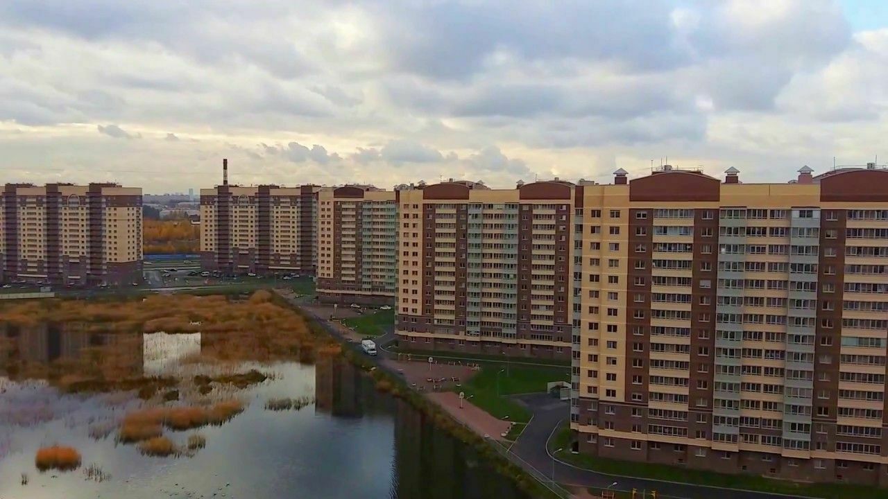 Хуже только на Луне: каково живется новоселам петербургского гетто