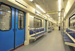 В метро появились новые поезда - с кондиционером и камерами