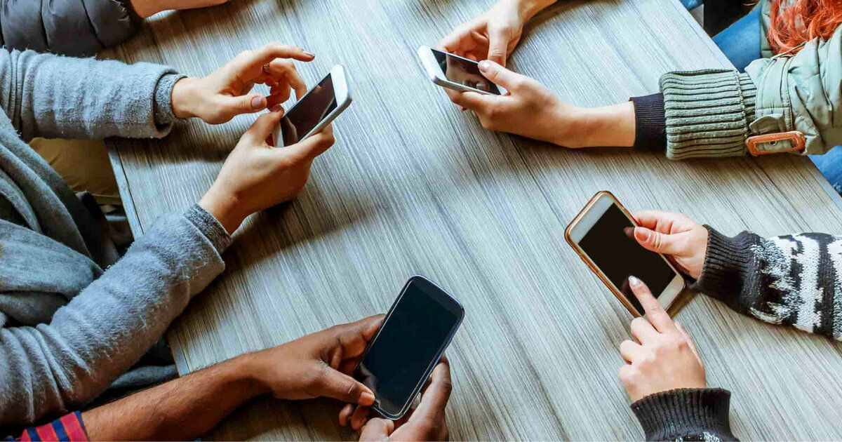 Мобильные операторы назвали даты отмены роуминга в России