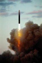 Российские военные запустили баллистическую ракету «Стилет»