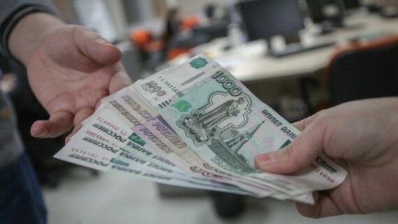 Каждый четвёртый заработанный рубль уходит банкам в погашение долга