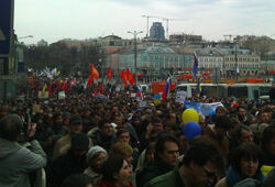 Митинг против военных действий собрал в Москве десятки тысяч человек