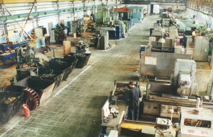 Рекордсмены поневоле: рабочие уральского завода 8 лет ждут зарплаты