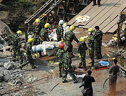 Обрушение моста стоило жизни 34 китайцам