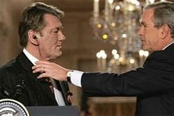 Буш похвалил Ющенко за отстаивание интересов НАТО