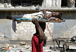 На Гаити похоронили 25 тыс. человек