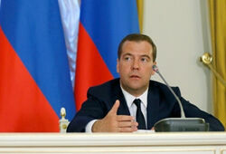 Медведев считает, что ситуация в экономике РФ «средненькая»