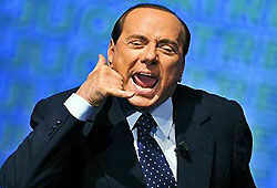 Берлускони лишен неприкосновенности, но в отставку не уйдет (ВИДЕО)