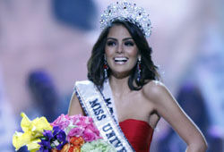 Мексиканка едет домой с титулом «Мисс Вселенная», финал конкурса прошел без российской участницы (ВИДЕО)
