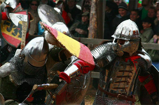 Средневековые рыцари бьются без правил