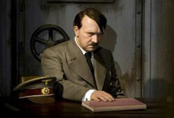 ФСБ опровергает миф, что Гитлер остался жив, его челюсть в Москве
