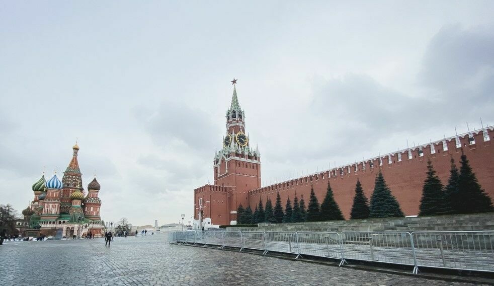 В Кремле решение США о лишении экономики РФ статуса рыночной назвали "давлением"