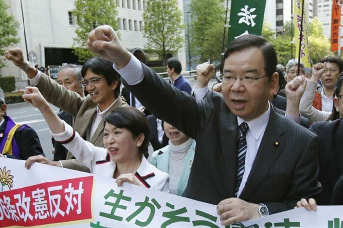 Первый справа – лидер японских коммунистов товарищ Кадзуо Сии