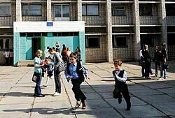 Президент РФ подписал закон о проверке школьников на наркотики