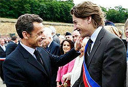 Скандальный Саркози-младший родил сына
