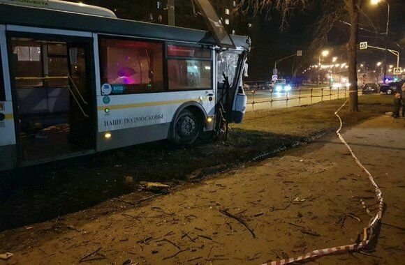 В автоаварии с автобусом в Москве пострадали девять человек