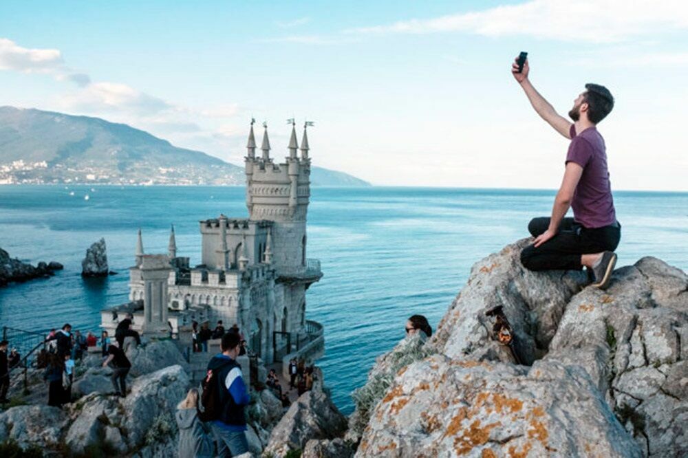 Крым с открытием сезона принял первый миллион туристов