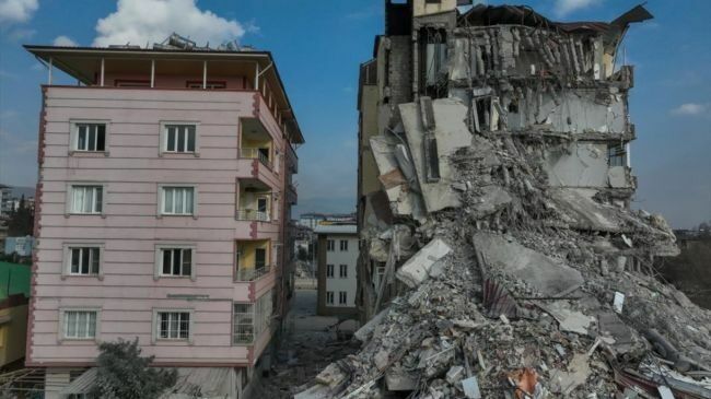 В Стамбуле сносят здания из-за риска обрушений
