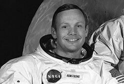 Скончался Нил Армстронг — человек, первым ступивший на Луну