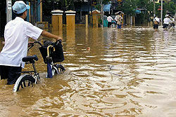 На Вьетнам движутся новые ураганы и тайфуны