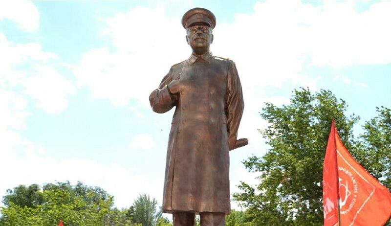 Памятник Сталину под Нижним Новгородом признали декоративной садовой фигурой