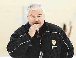 Хоккейный тренер Владимир Плющев