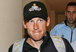 Армстронгу нет места в велоспорте - он лишился наград и может потерять премии