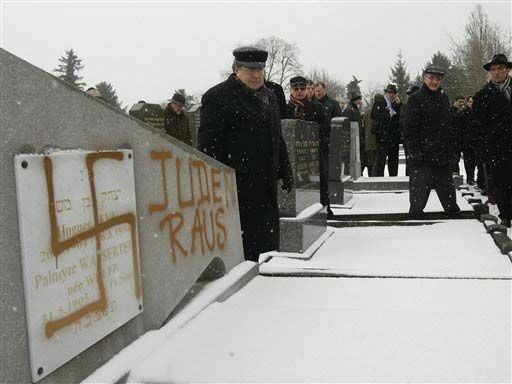 В День памяти жертв Холокоста осквернено еврейское кладбище