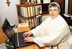 «Сестру Интернет» изгнали из монастыря из-за Facebook
