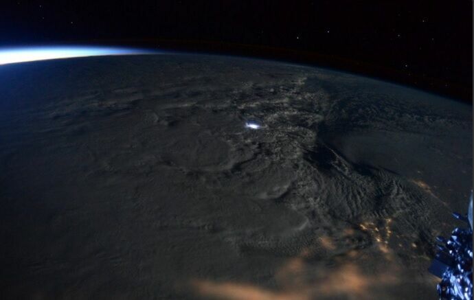 Американский астронавт опубликовал снимок «бури века», сделанный из космоса