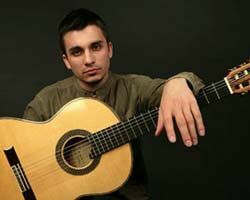 Российский виртуоз Артем Дервоед занял первое место на конкурсе гитаристов в Буффало