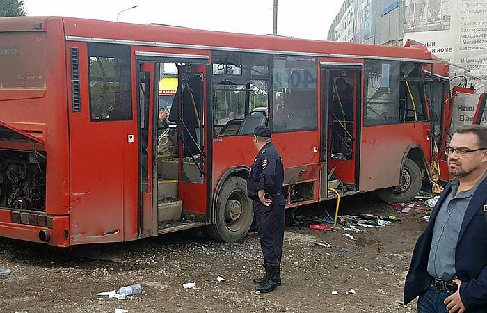 В Перми рейсовый автобус врезался в стену. Есть жертвы (ВИДЕО)