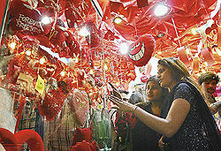 Пакистан отмечает День святого Валентина