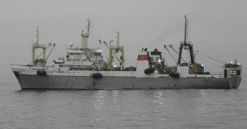 СК начал проверку по факту пожара на траулере в Охотском море
