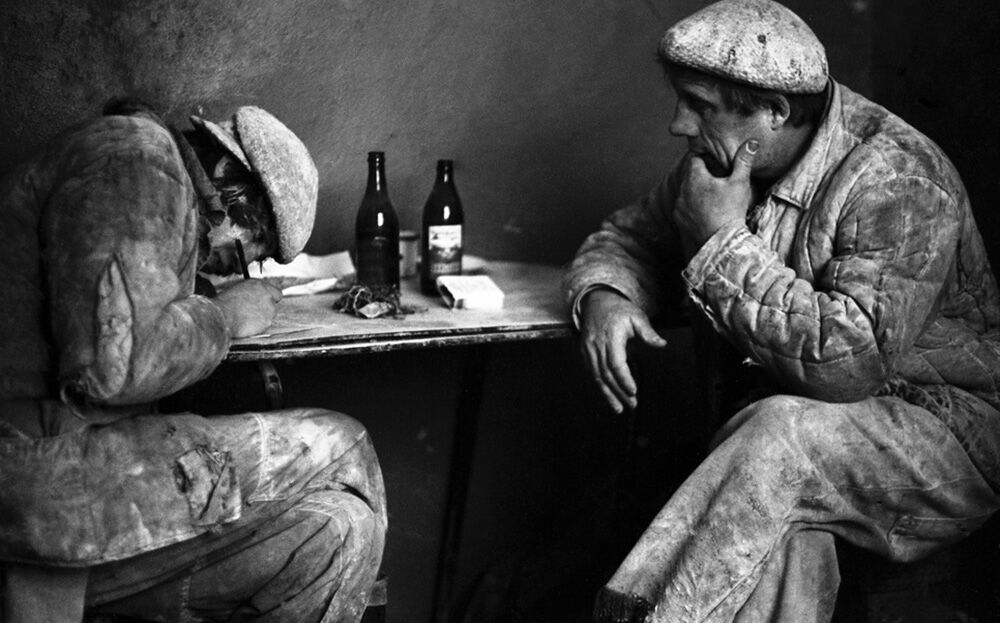 Пьянство, бедность, болезни: как жили мужчины в СССР