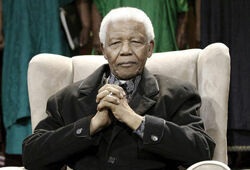 Состояние экс-президента ЮАР Нельсона Манделы остается тяжелым