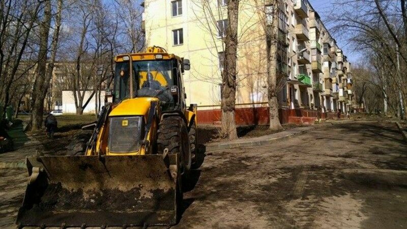 «Тупость несуразная»: в Москве озеленяют выселенные под снос пятиэтажки