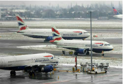 Технический сбой задержал сотни авиарейсов из Великобритании