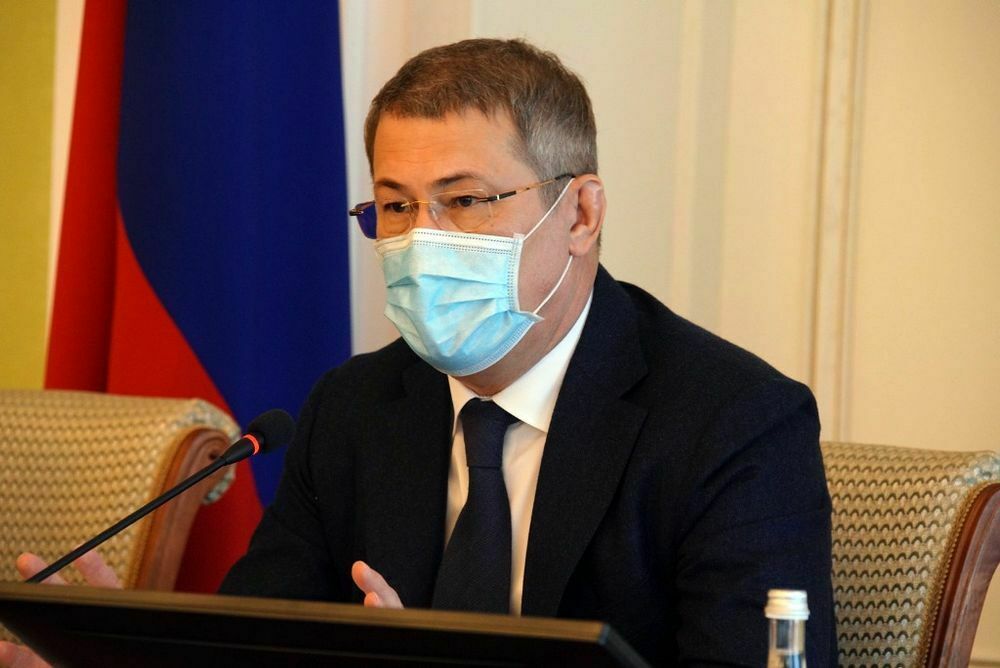 Глава Башкирии отложил ужесточение антиковидных мер из-за нехватки вакцины