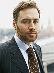 Медведев назначил себе 10-го советника