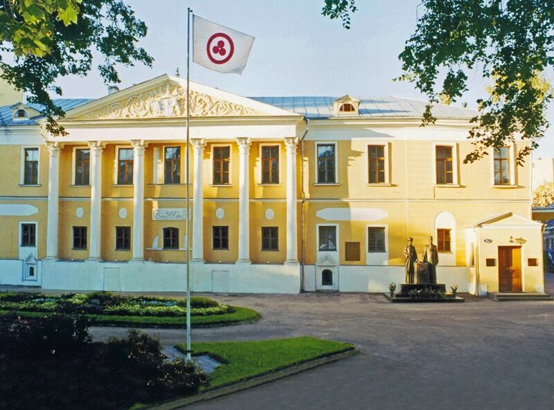 Центр Рерихов обжалует прошедшие обыски и изъятие картин