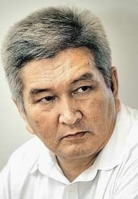 Кандидат в премьер-министры Киргизии Феликс Кулов