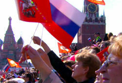 Первая в постсоветской России демонстрация 1 мая собрала 100 тыс. человек