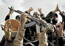 Представители Триполи опровергли сообщения об уходе Каддафи