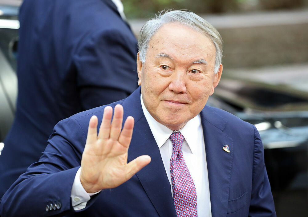 Назарбаев прощается с властью