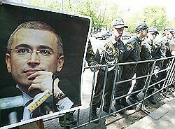 Ходорковского посадили в карцер, но ему на это наплевать
